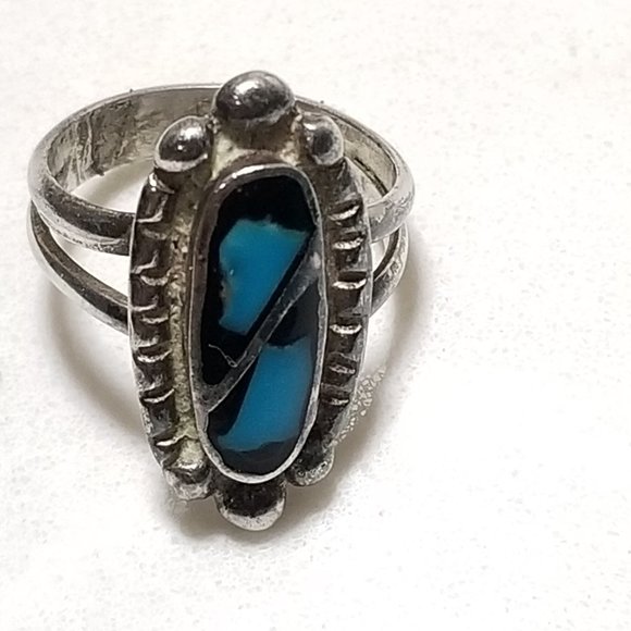 Zuni Design and Sterling Ring with Genuine Turquoise Arizona Art - Picture 5 of 10